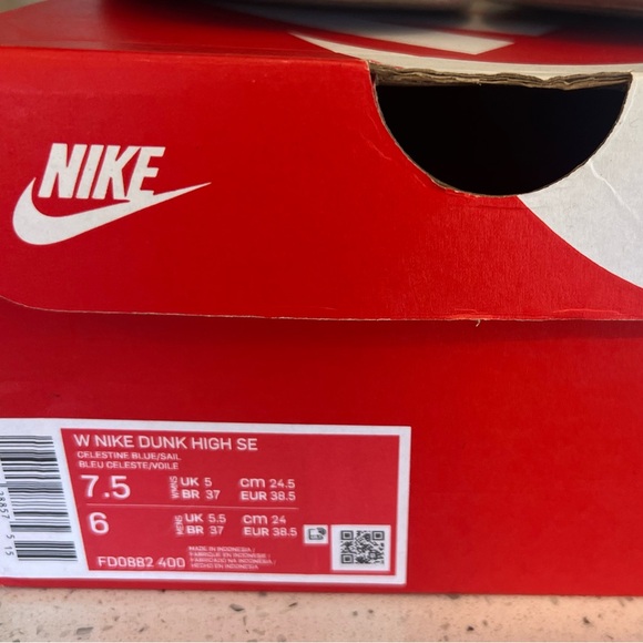 Nike Dunk High SE 'Celestine Blue Sail' - Picture 4 of 5